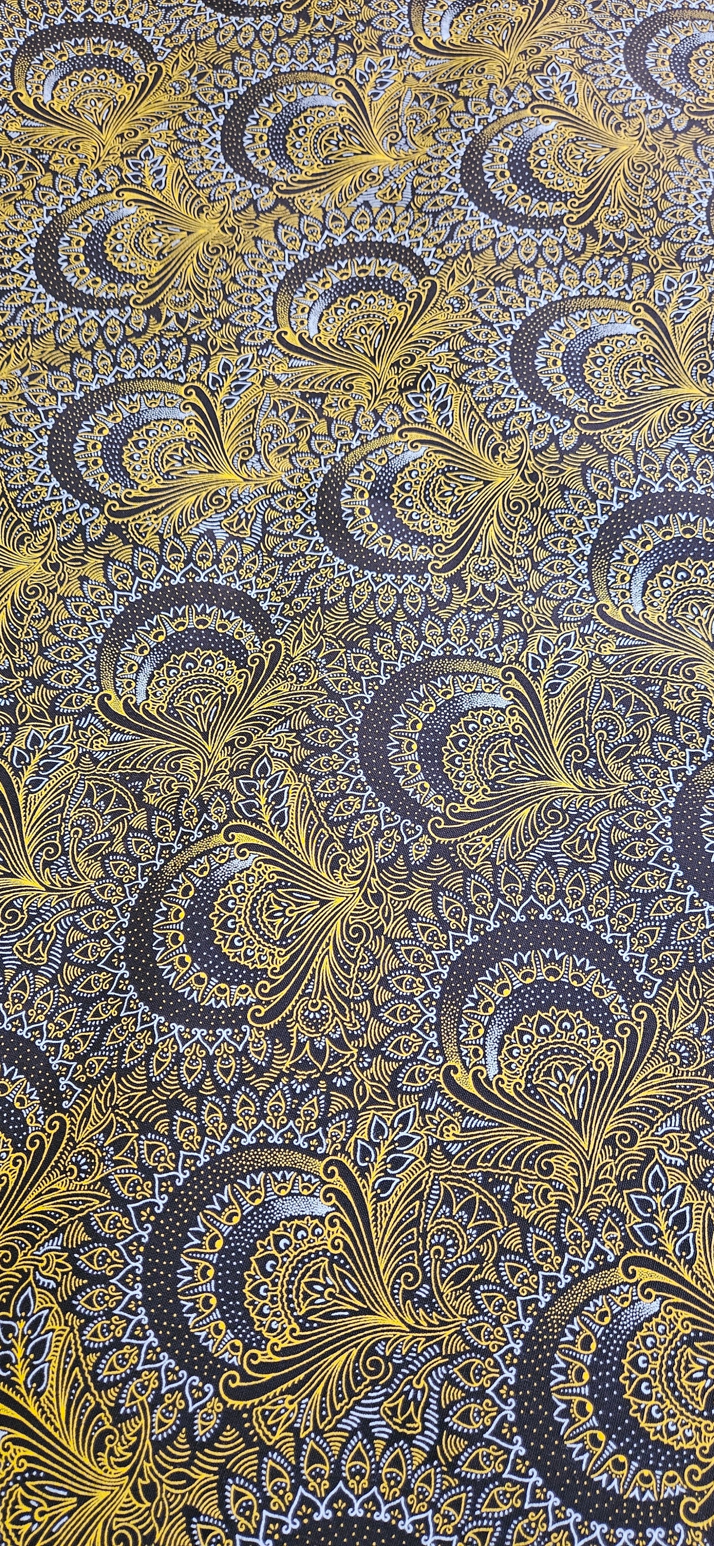 Peacock - Brown base, yellow highlight